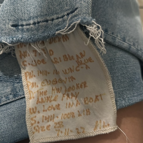 This is a sample size 28 - Picture 5 of 5